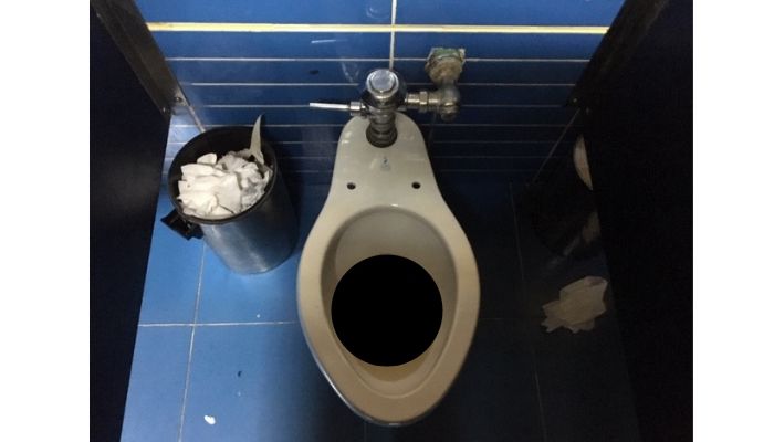 toilets in Cuba - photo